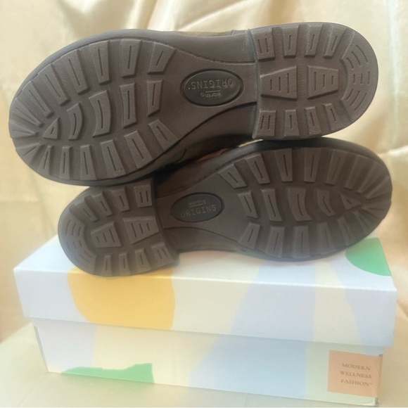 EARTH ORIGINS “Phoenix” Suede Leather Bootie in Dark Olive BNIB - Picture 6 of 16